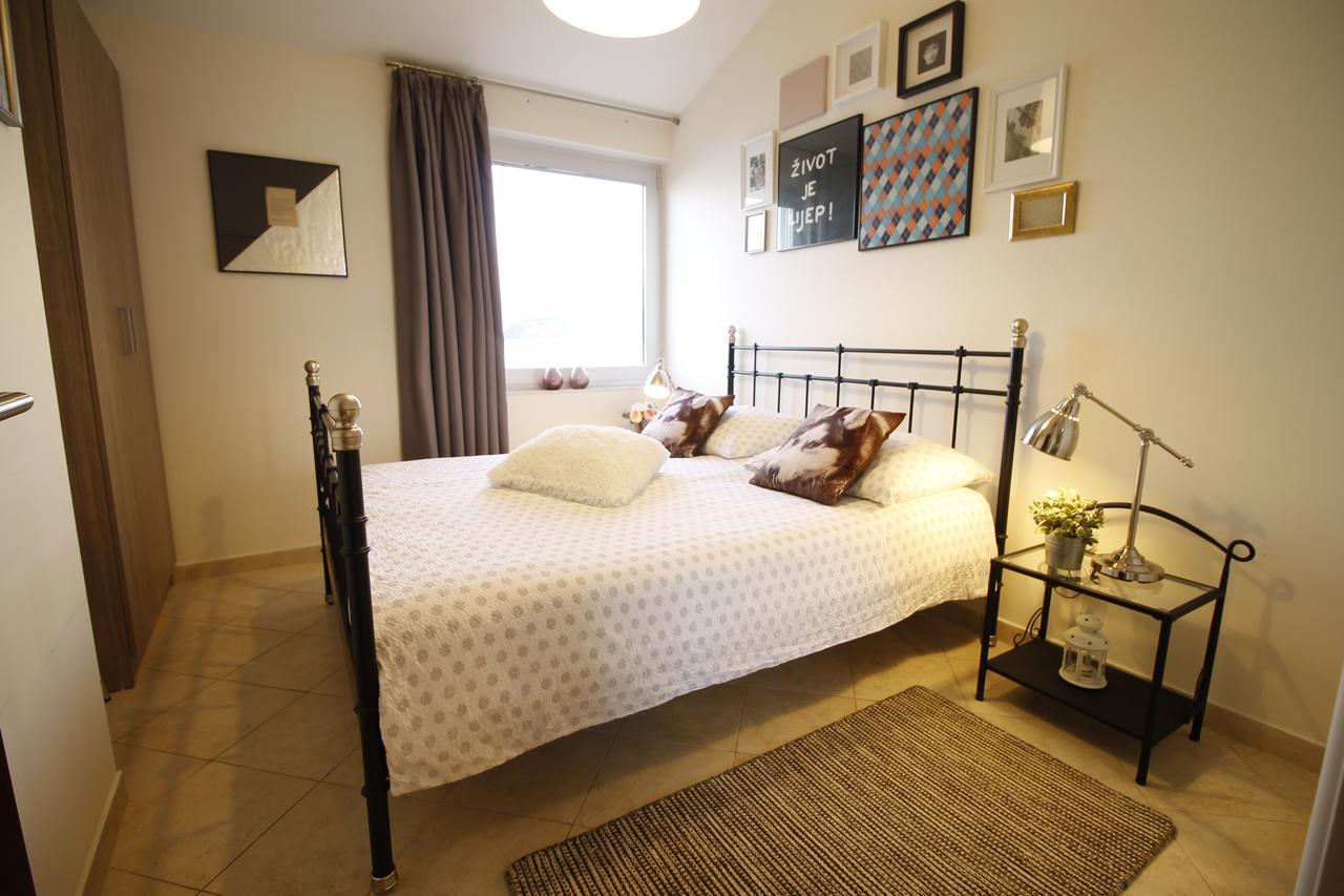 Apartments Marer Трогір Екстер'єр фото